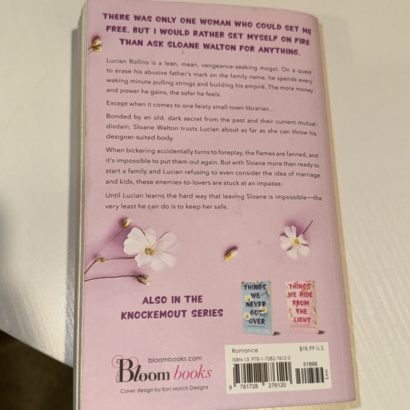 📖 “ Things We Left Behind” by Lucy Score #1 New York Times best selling authors - Picture 5 of 6